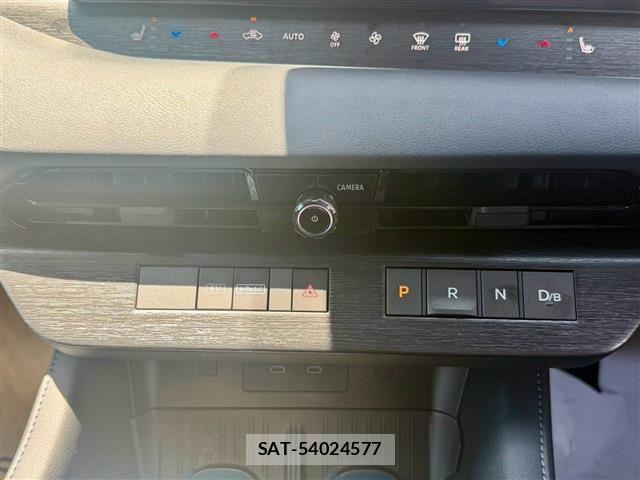 Nissan ELGRAND 2026-08 8365762-8