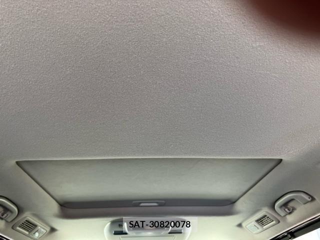 Nissan ELGRAND 2013-10 8365761-11