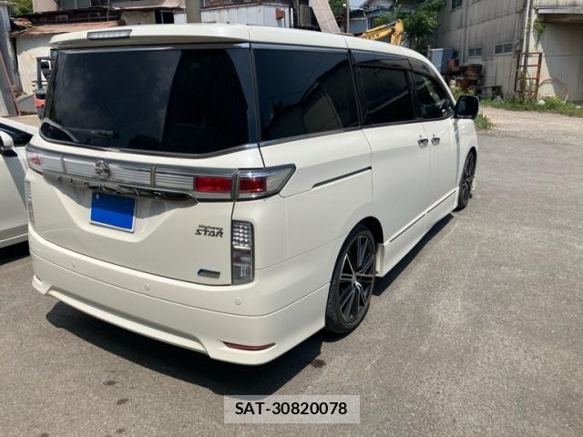 Nissan ELGRAND 2013-10 8365761-1