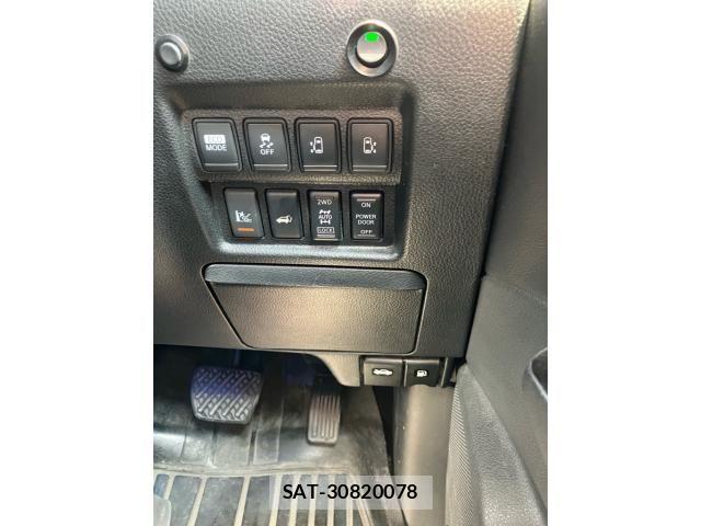 Nissan ELGRAND 2013-10 8365761-20