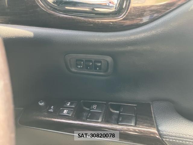 Nissan ELGRAND 2013-10 8365761-21