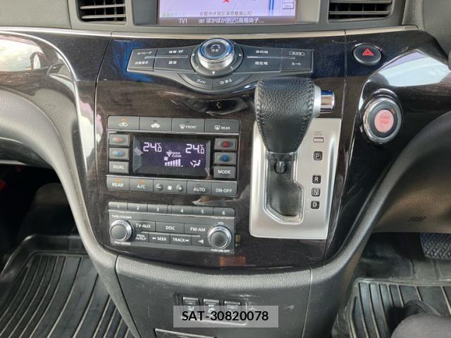 Nissan ELGRAND 2013-10 8365761-23