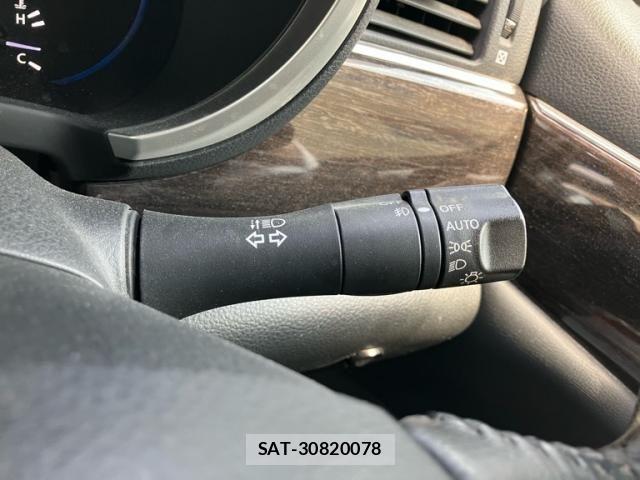 Nissan ELGRAND 2013-10 8365761-27