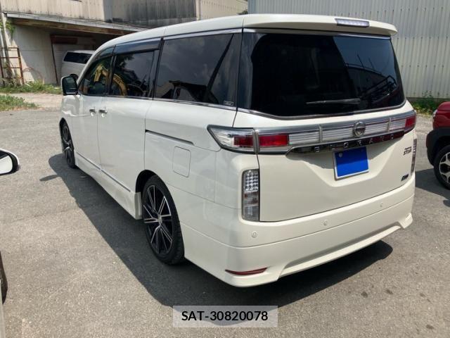 Nissan ELGRAND 2013-10 8365761-3