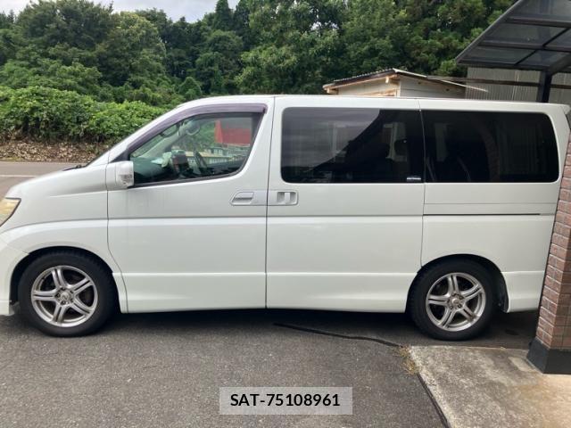 Nissan ELGRAND 2006-07 8412223-11