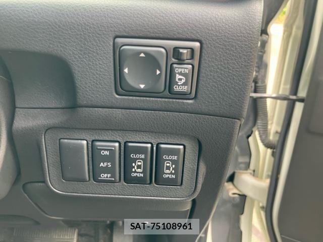 Nissan ELGRAND 2006-07 8412223-15