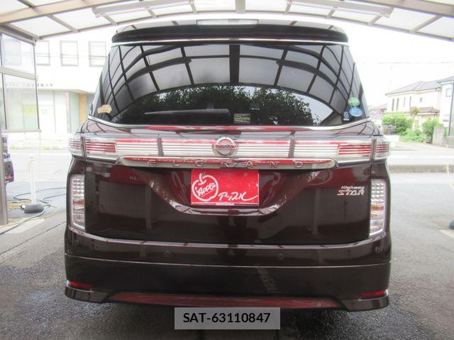 Nissan ELGRAND 2014-09 8438101-13