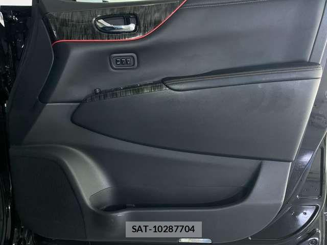 Nissan ELGRAND 2019-02 8524771-13
