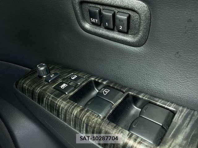 Nissan ELGRAND 2019-02 8524771-14