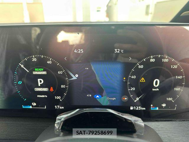 Nissan ELGRAND 2026-08 8528529-10