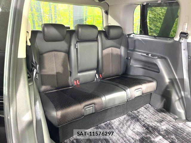 Nissan ELGRAND 2018-01 8524772-11