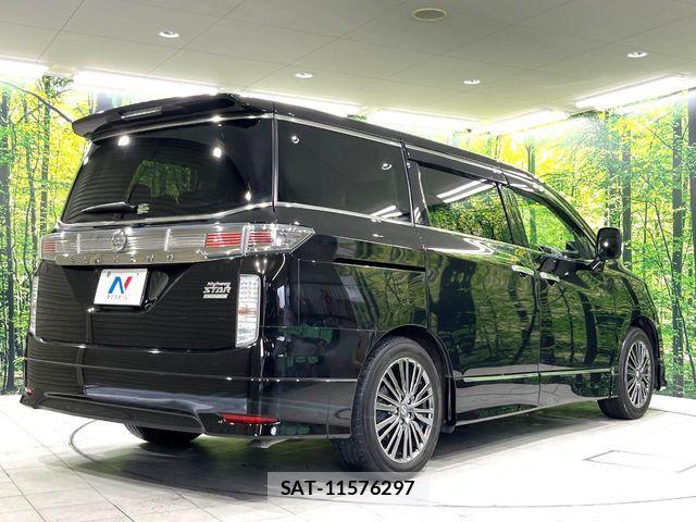 Nissan ELGRAND 2018-01 8524772-18