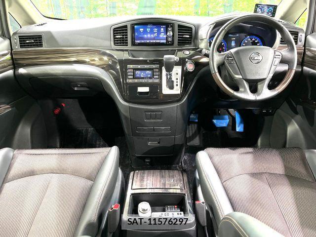 Nissan ELGRAND 2018-01 8524772-1