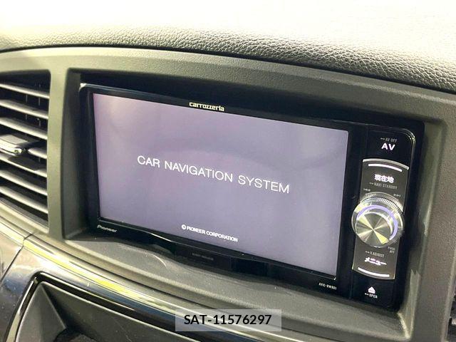 Nissan ELGRAND 2018-01 8524772-3