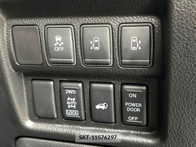 Nissan ELGRAND 2018-01 8524772-7