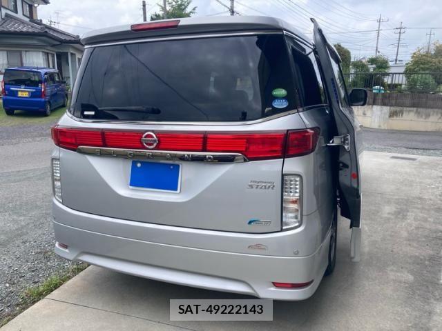 Nissan ELGRAND 2013-08 8561803-1