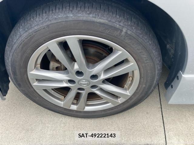 Nissan ELGRAND 2013-08 8561803-2