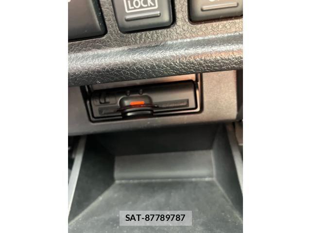 Nissan ELGRAND 2012-08 8561804-24