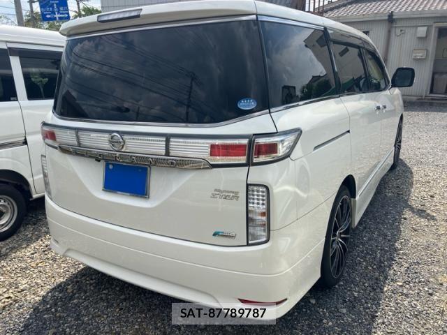 Nissan ELGRAND 2012-08 8561804-2
