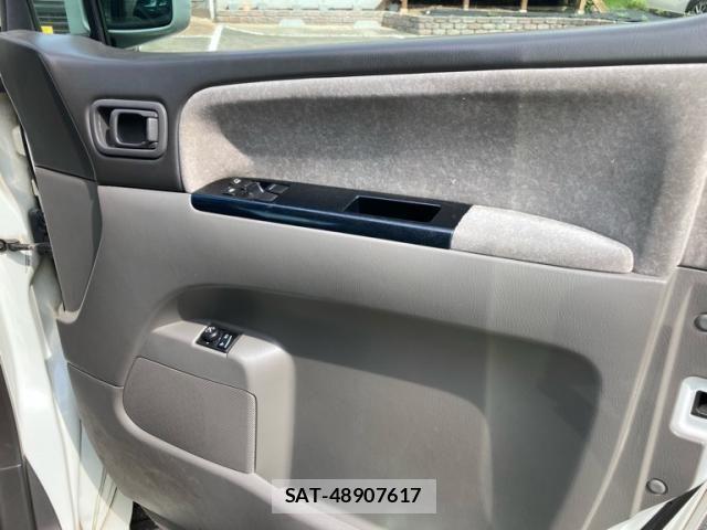 Nissan ELGRAND 2000-09 8561806-11