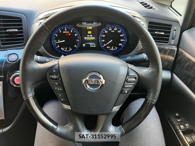 Nissan ELGRAND 2017-05 8626657-9