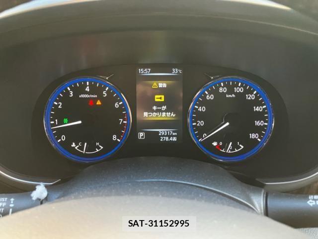 Nissan ELGRAND 2017-05 8626657-10