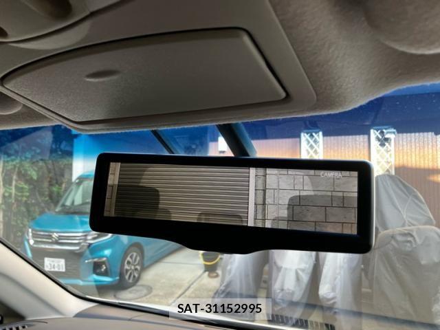 Nissan ELGRAND 2017-05 8626657-12