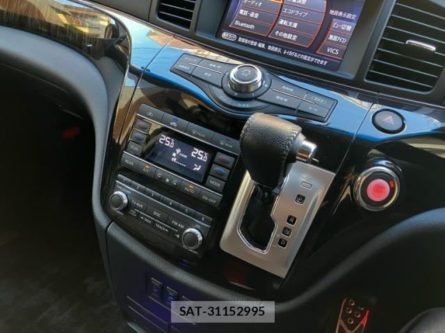 Nissan ELGRAND 2017-05 8626657-13
