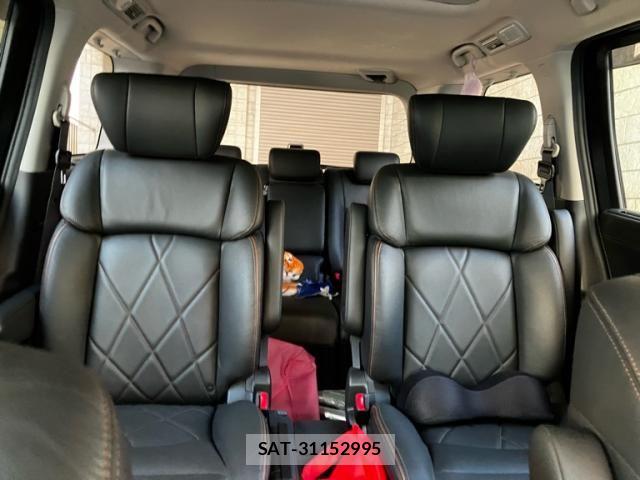 Nissan ELGRAND 2017-05 8626657-17