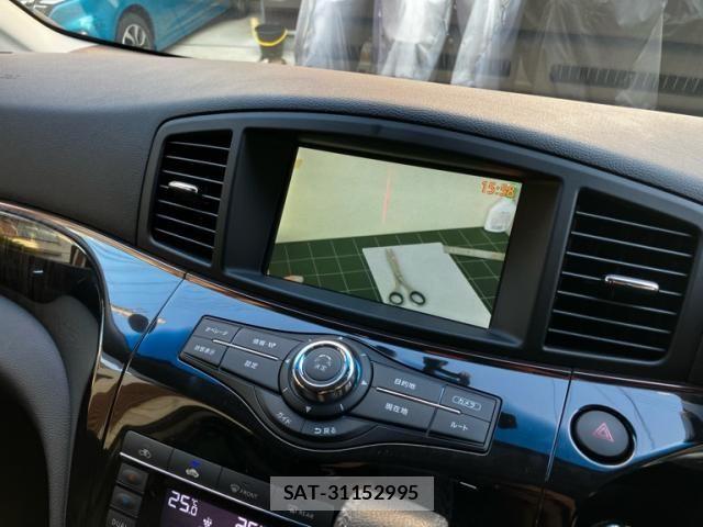 Nissan ELGRAND 2017-05 8626657-18