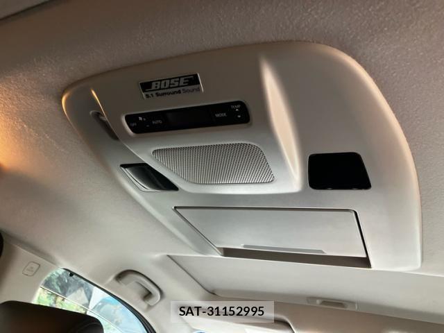 Nissan ELGRAND 2017-05 8626657-21
