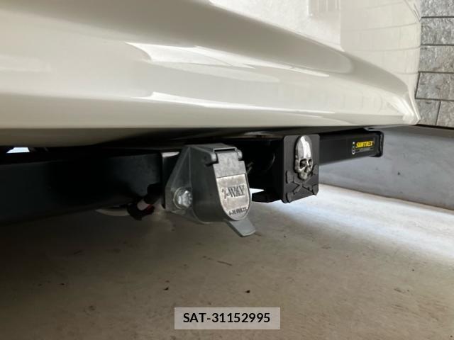 Nissan ELGRAND 2017-05 8626657-22