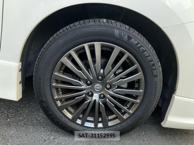 Nissan ELGRAND 2017-05 8626657-5