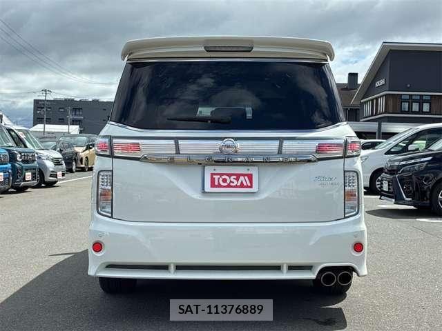 Nissan ELGRAND 2014-04 8658960-18