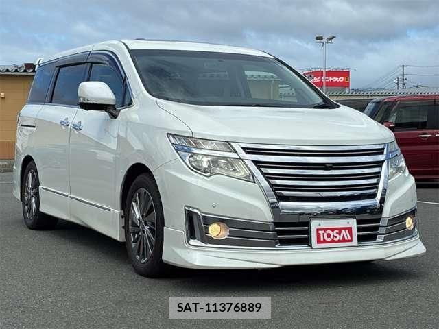 Nissan ELGRAND 2014-04 8658960-19