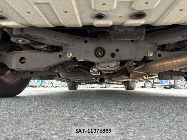 Nissan ELGRAND 2014-04 8658960-22