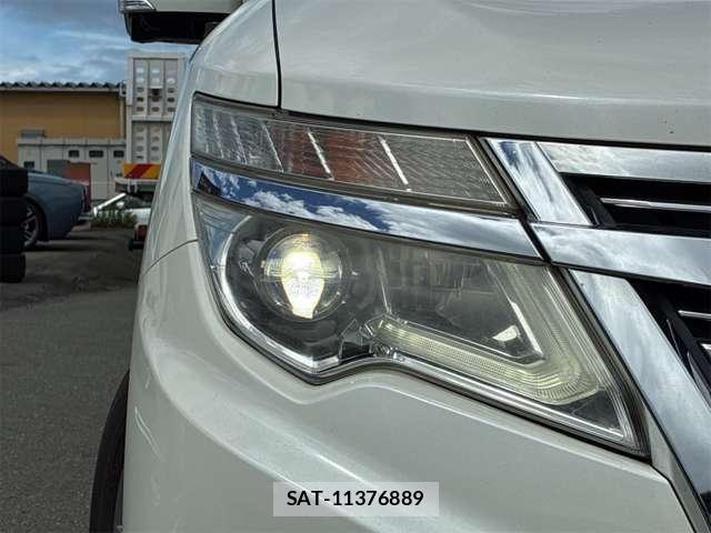 Nissan ELGRAND 2014-04 8658960-27