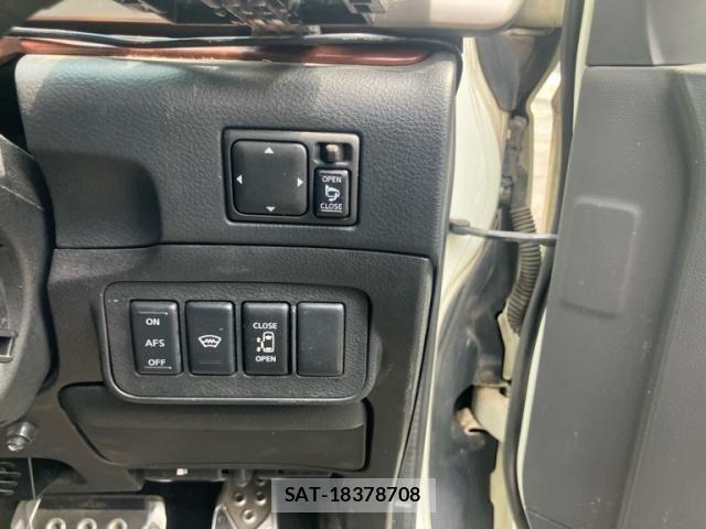 Nissan ELGRAND 2005-09 8658963-10