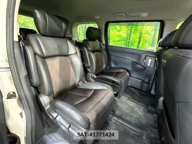Nissan ELGRAND 2017-08 8658961-9