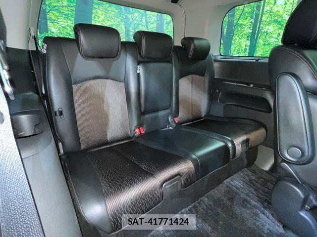 Nissan ELGRAND 2017-08 8658961-10