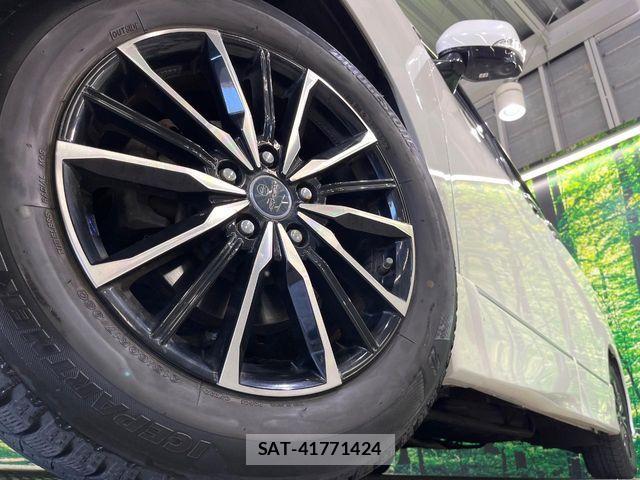 Nissan ELGRAND 2017-08 8658961-13