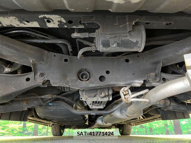 Nissan ELGRAND 2017-08 8658961-19
