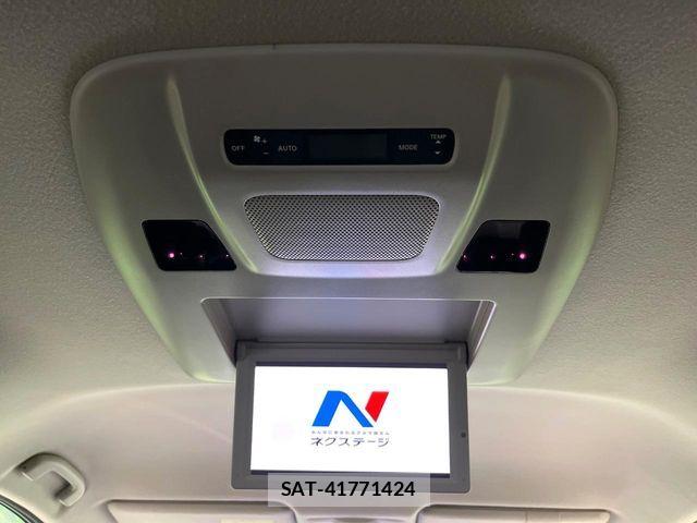 Nissan ELGRAND 2017-08 8658961-2