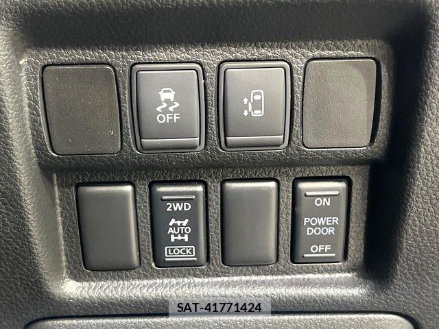 Nissan ELGRAND 2017-08 8658961-6
