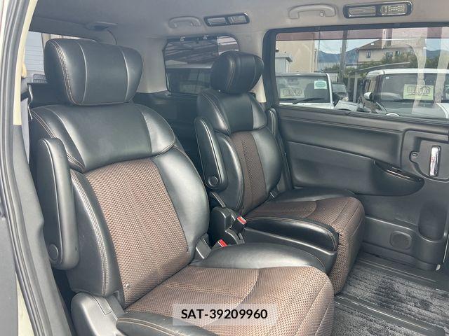 Nissan ELGRAND 2012-02 8658962-13