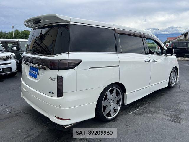 Nissan ELGRAND 2012-02 8658962-3