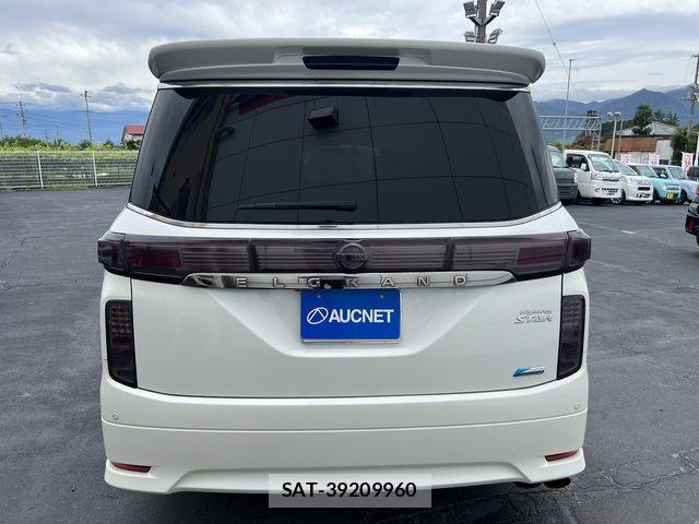 Nissan ELGRAND 2012-02 8658962-4