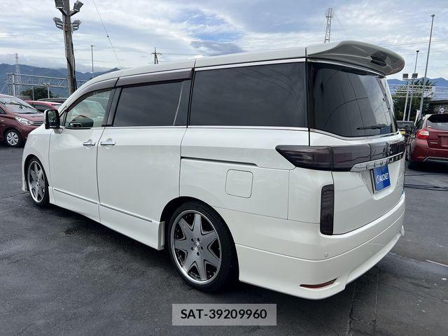 Nissan ELGRAND 2012-02 8658962-5