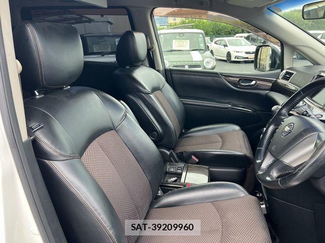 Nissan ELGRAND 2012-02 8658962-7