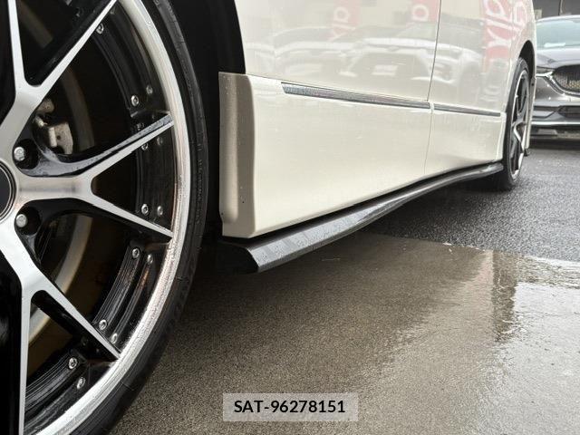 Nissan ELGRAND 2019-01 8741937-11